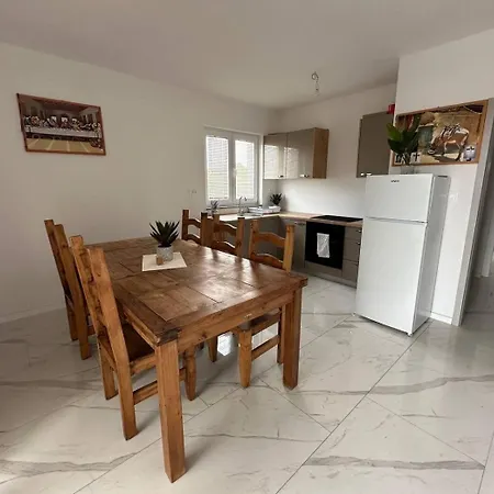 Family-friendly With Swimming Pool - Mulo, Zadar - 24110 *