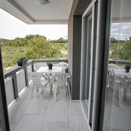 Family-friendly With Swimming Pool - Mulo, Zadar - 24110 * Врси
