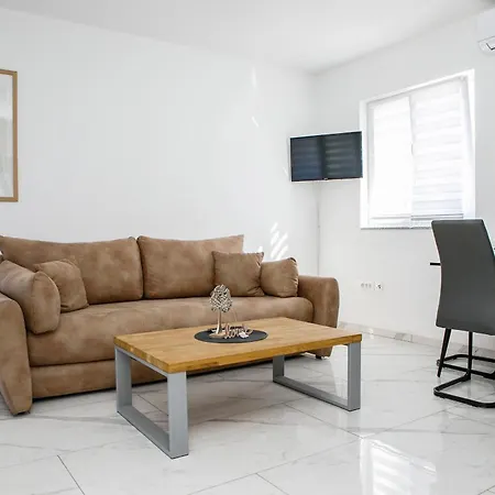 Family-friendly With Swimming Pool - Mulo, Zadar - 24110
