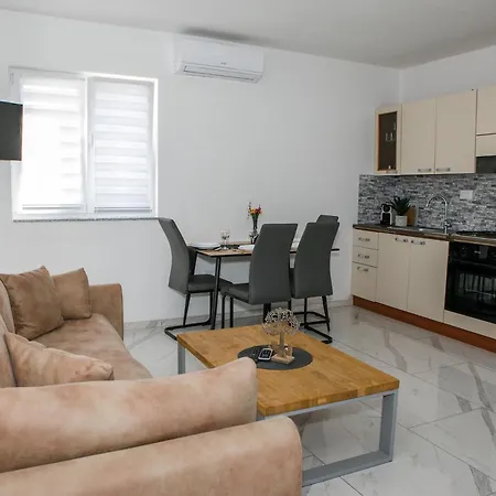 Family-friendly With Swimming Pool - Mulo, Zadar - 24110 Vrsi