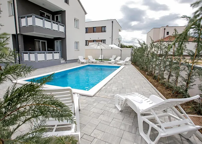 Family-friendly With Swimming Pool - Mulo, Zadar - 24110 * ורסי