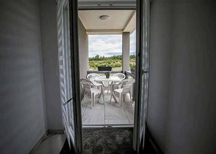 Апартаменты Family-friendly With Swimming Pool - Mulo, Zadar - 24110 *