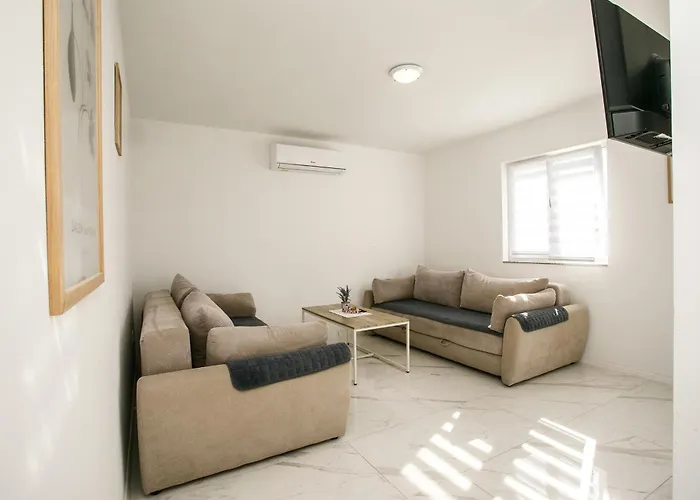 Family-friendly With Swimming Pool - Mulo, Zadar - 24110 דירה