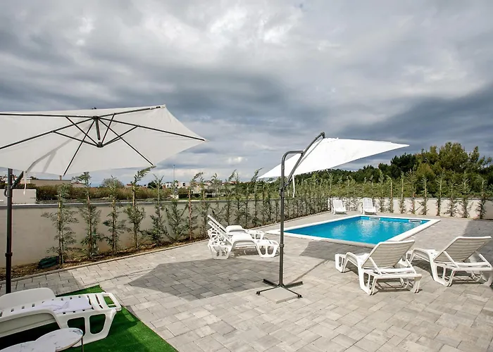 Апартаменты Family-friendly With Swimming Pool - Mulo, Zadar - 24110