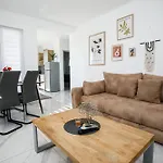 Apartment Family-friendly With Swimming Pool - Mulo, Zadar - 24110 Vrsi