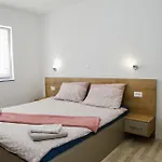 Apartment Family-friendly With Swimming Pool - Mulo, Zadar - 24110 Vrsi