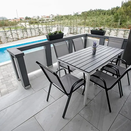 Apartment Family-friendly With Swimming Pool - Mulo, Zadar - 24110 Vrsi