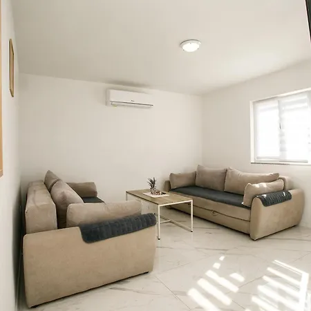 Family-friendly With Swimming Pool - Mulo, Zadar - 24110 דירה