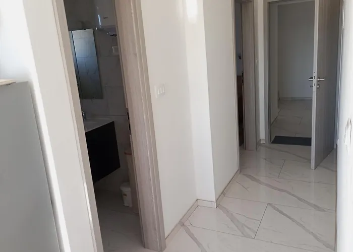 Family-friendly With Swimming Pool - Mulo, Zadar - 24110 Apartment Vrsi