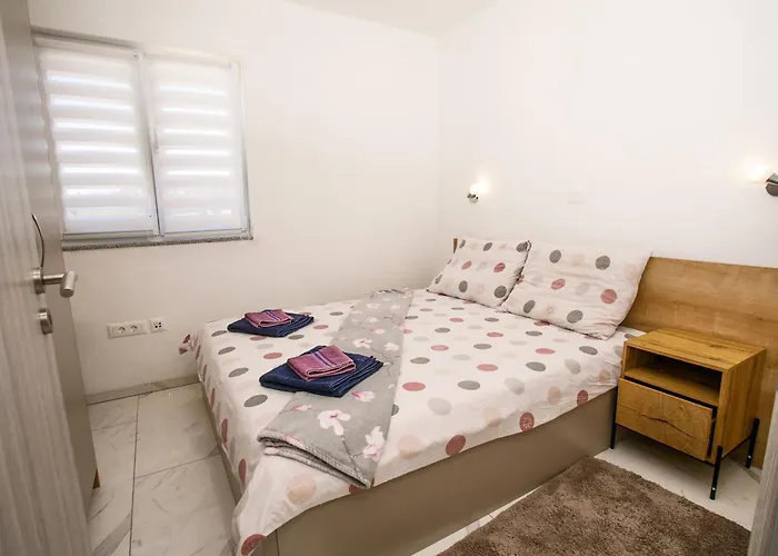 Family-friendly With Swimming Pool - Mulo, Zadar - 24110