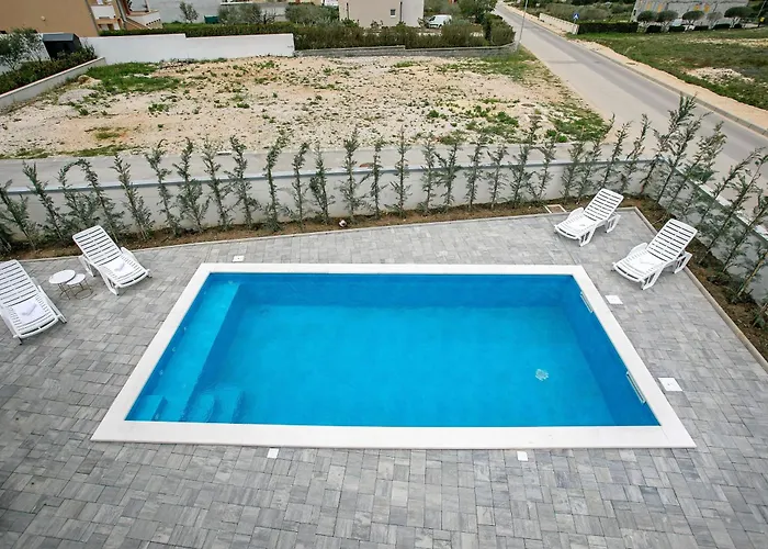 Family-friendly With Swimming Pool - Mulo, Zadar - 24110 アパート